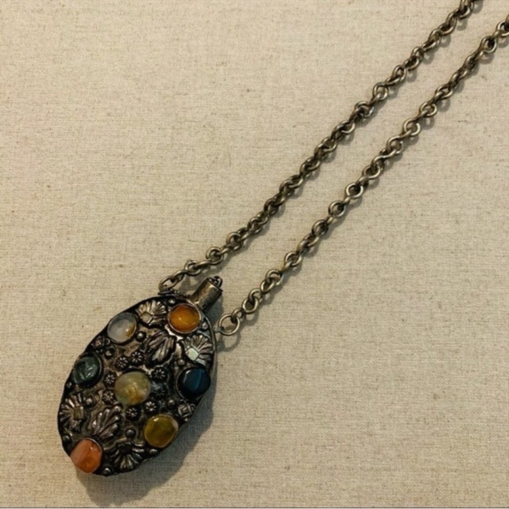 Vintage | Long Antique Indian Pendant - Picture 2 of 11